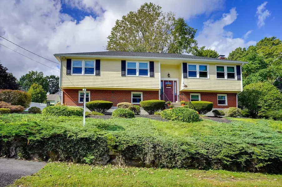 11 Jordan Av, Wakefield, MA 01880