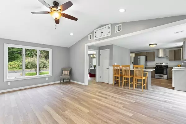 Sutton, MA 01590,77 Central Turnpike Rd