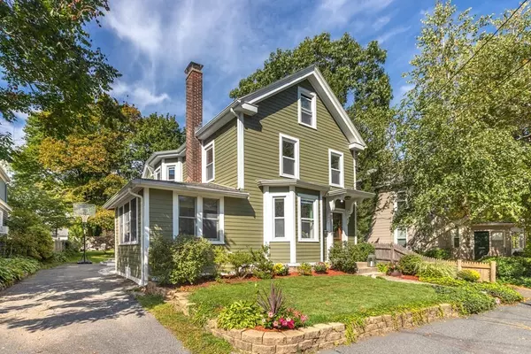 35 Brooks Ave, Newton, MA 02460