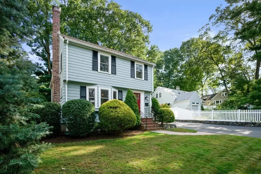 44 Pierrepont Rd, Newton, MA 02462