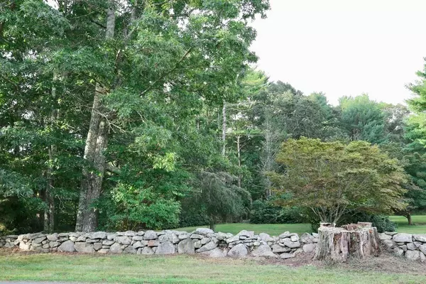 Rochester, MA 02770,765 Snipatuit Rd