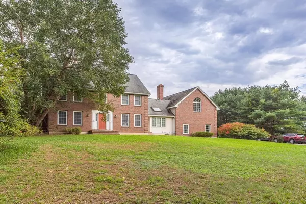 Topsfield, MA 01983,208 Rowley Bridge Rd