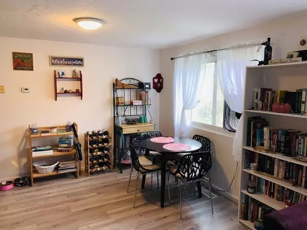 Charlton, MA 01507,28 Southbridge Rd #304