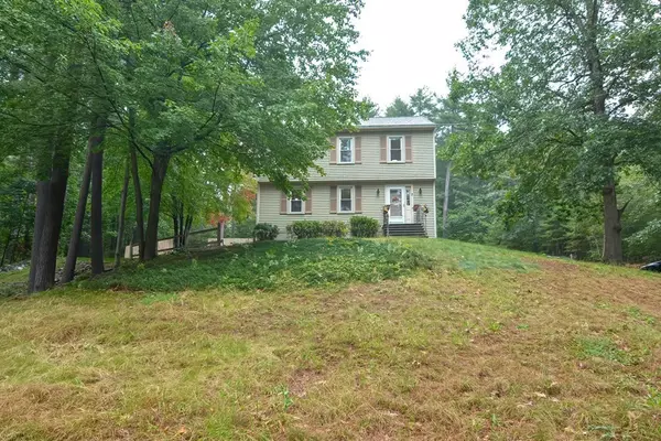 7 Proctor Rd, Pepperell, MA 01463