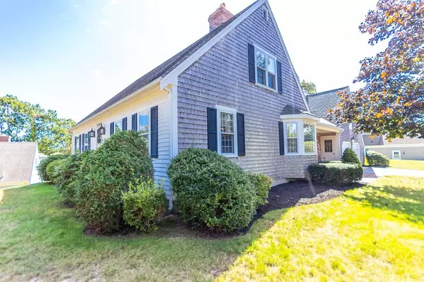 4 Laura Ln, Dennis, MA 02638