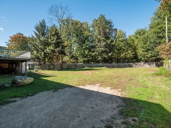 Townsend, MA 01469,10 Tamarack Ln