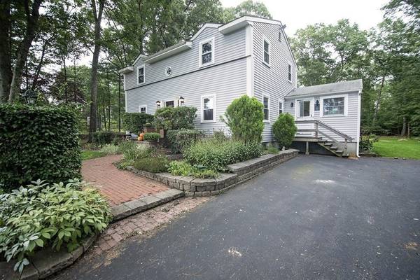 3 West St, Kingston, MA 02364