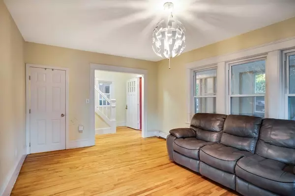 Worcester, MA 01603,10 Garland St