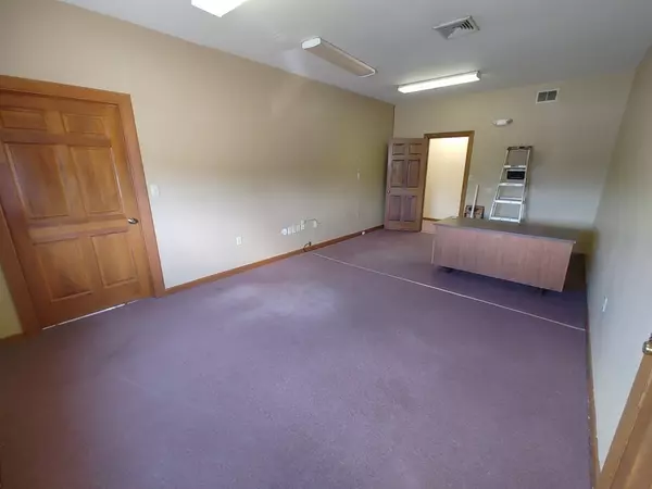 Swansea, MA 02777,312 Wilbur Avenue