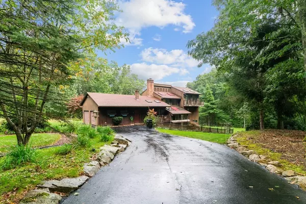 Johnston, RI 02919,45 Bishop Hill