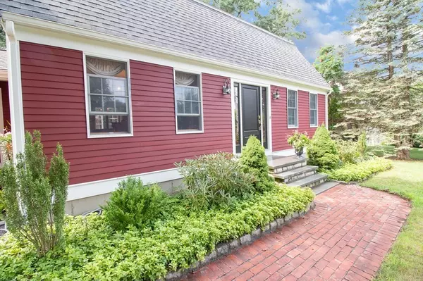 13 Orchard Ave, Kingston, MA 02364