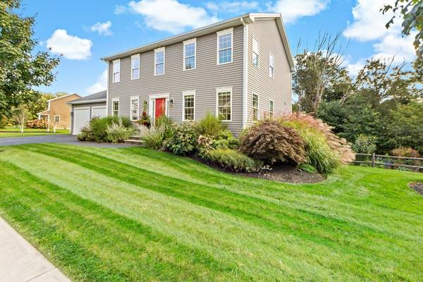 10 Tall Pines Ln, Seekonk, MA 02771