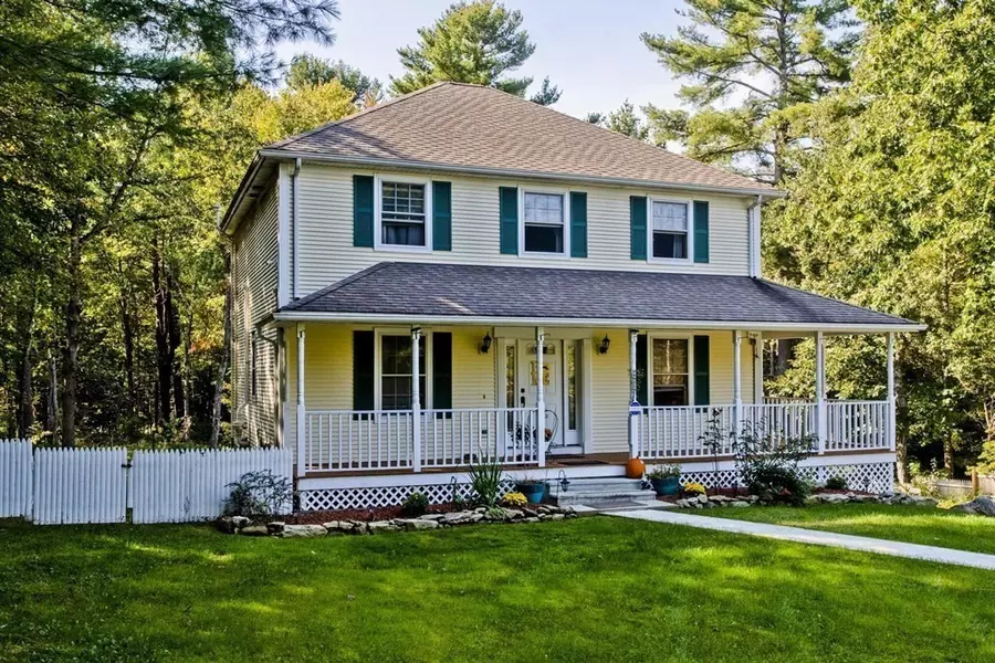 137 Gold St, Belchertown, MA 01007