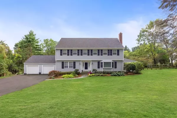 8 Sunset Rock Rd, Andover, MA 01810