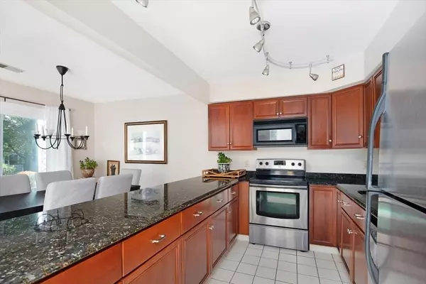 Hingham, MA 02043,2507 Hockley Dr #2507