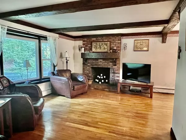 Methuen, MA 01844,76 Maple Street