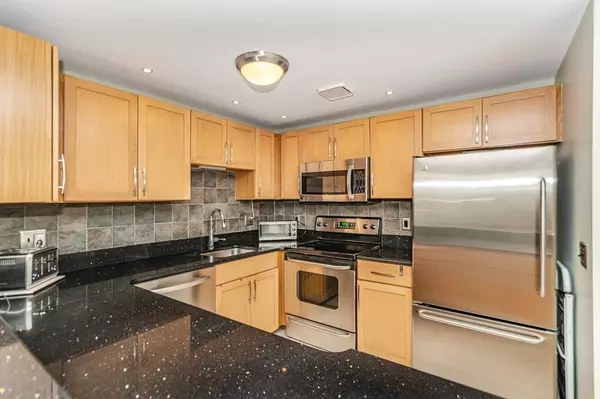 Stoneham, MA 02180,100 Ledgewood Drive #514