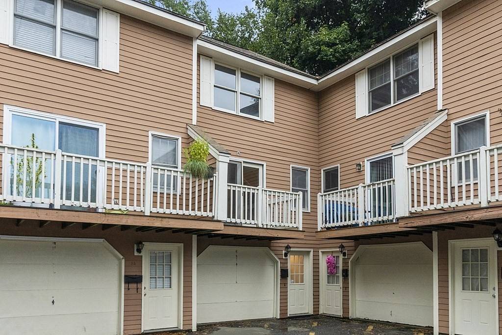 31 Madonna Cir #31, Lowell, MA 01854