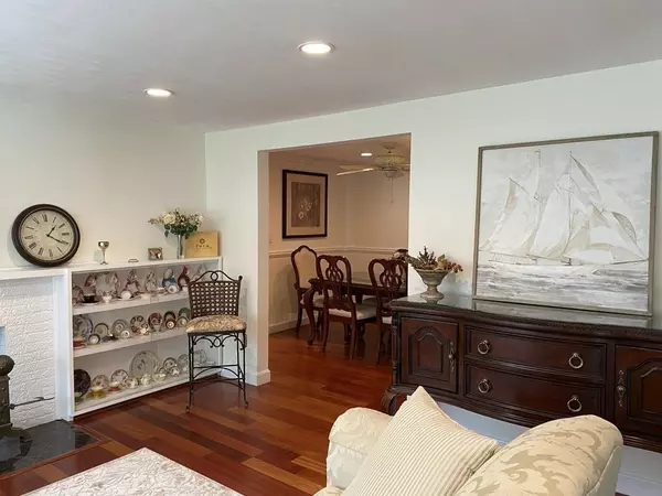 Natick, MA 01760,6 Leighton Street