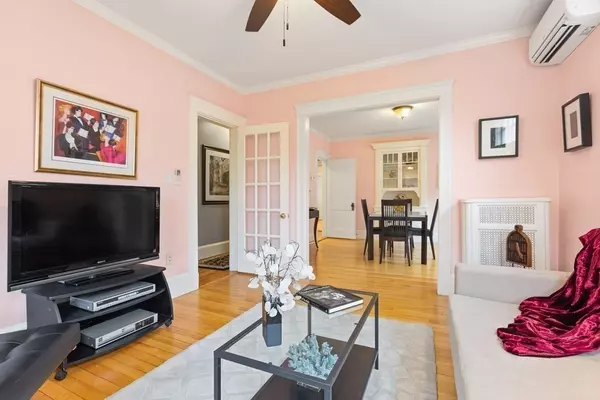 Somerville, MA 02143,7 Lewis St #2