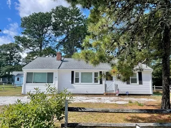 27 Wixon Rd, Dennis, MA 02639