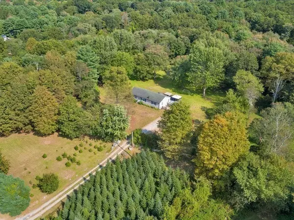 108 Coolidge St, Sherborn, MA 01770