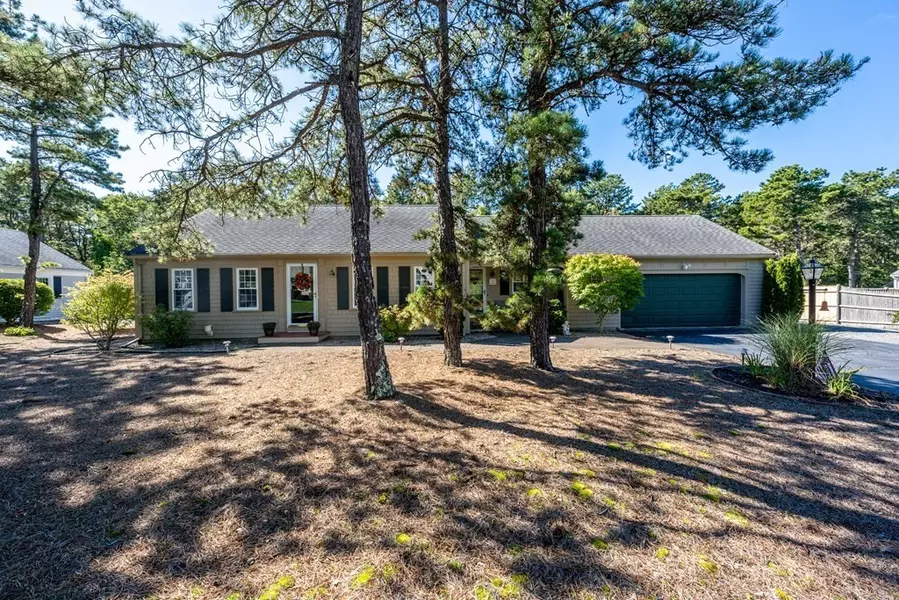 71 Hatch Rd, Yarmouth, MA 02664