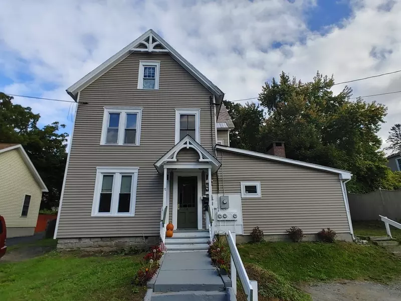 17 Frederick St, North Adams, MA 01247