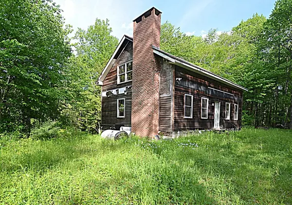 80 Town Hill Rd, Middlefield, MA 01243
