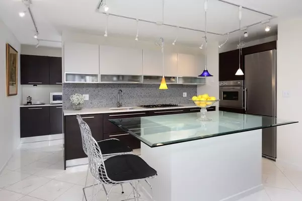 2 Hawthorne Palce #7D, Boston, MA 02114