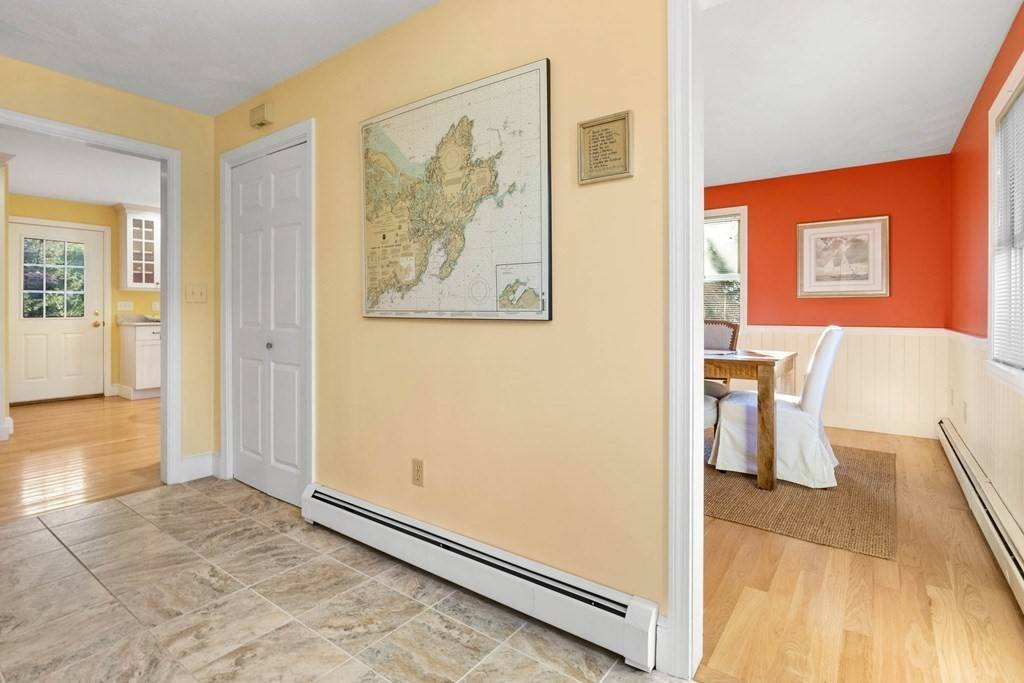 Gloucester, MA 01930,18 Apple St
