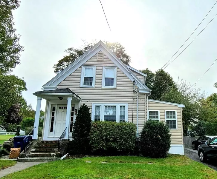 33 Pleasant St, Braintree, MA 02184