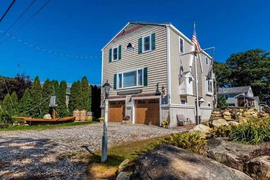 6 Cedar St, Mattapoisett, MA 02539