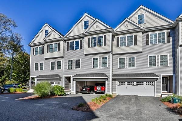 62 Compass Pt #62, North Andover, MA 01845