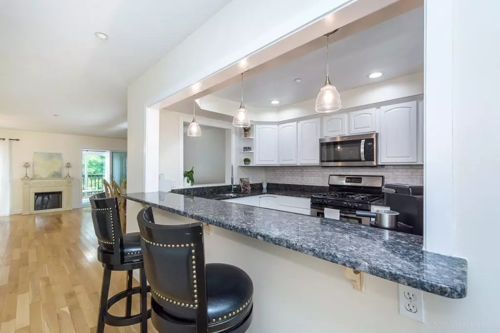 Westborough, MA 01581,6 Mayberry Dr #G