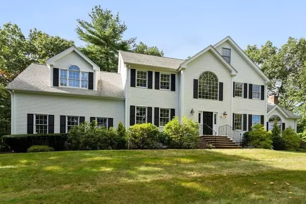 13 Falcon Ridge Dr, Hopkinton, MA 01748