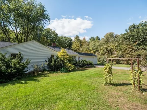 Bolton, MA 01740,9 Manor Rd