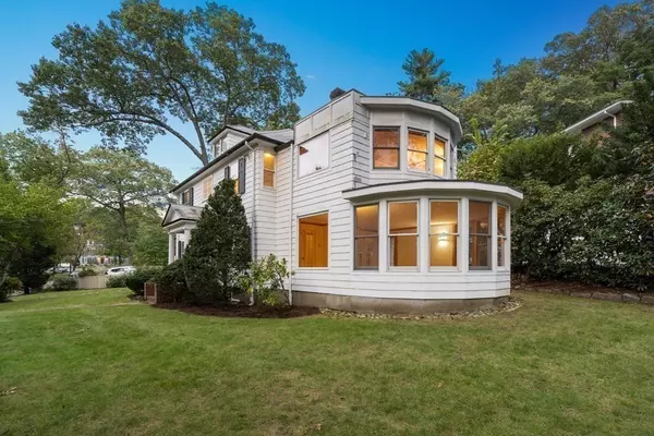Newton, MA 02468,82 Collins Rd