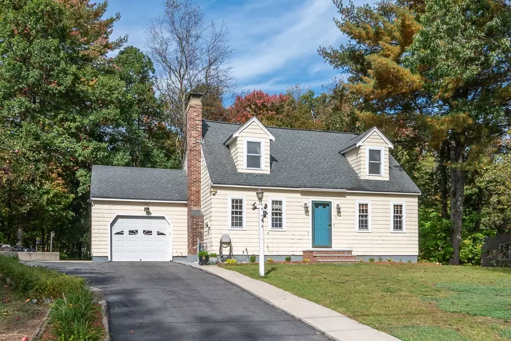 Townsend, MA 01469,9 Pine St