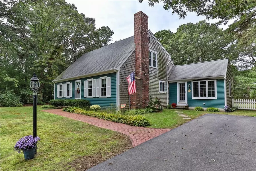 396 Lake Shore Dr, Sandwich, MA 02563