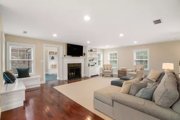 Hingham, MA 02043,21 Pilgrim Road