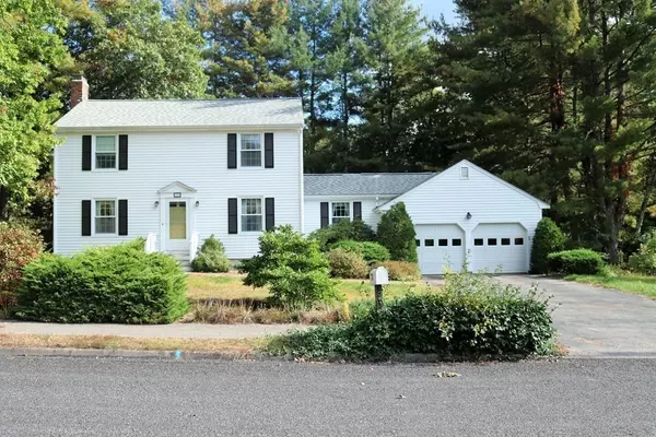 70 Colonial Road, Medfield, MA 02052