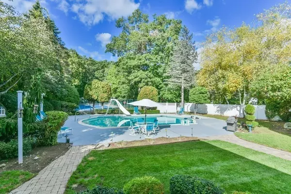 Webster, MA 01570,22 Lake Pkwy