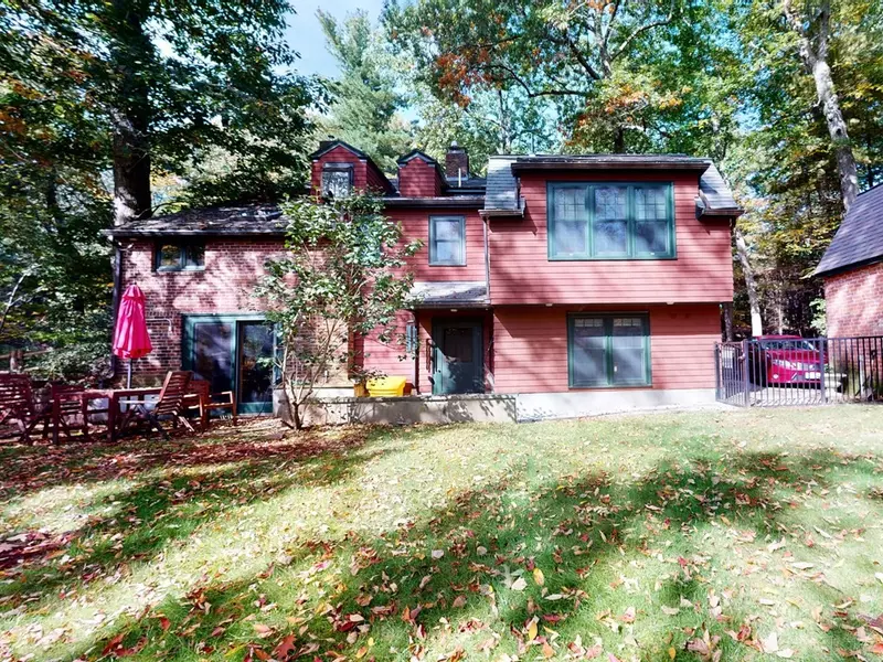 104 Lincoln Rd, Lincoln, MA 01773