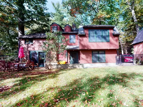 Lincoln, MA 01773,104 Lincoln Rd