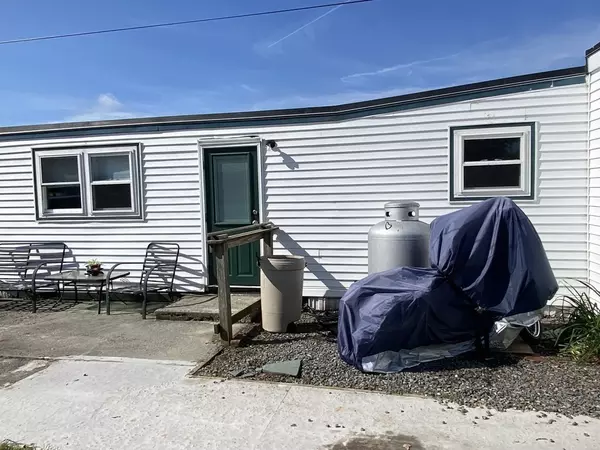 Wareham, MA 02538,3030 Cranberry Highway #16