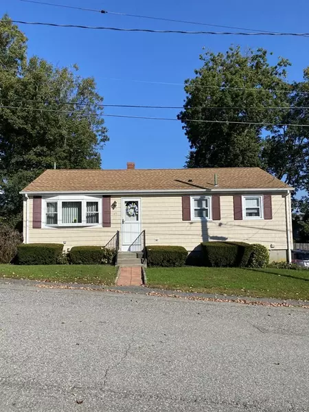 17 Lincoln Ave, Warren, RI 02885