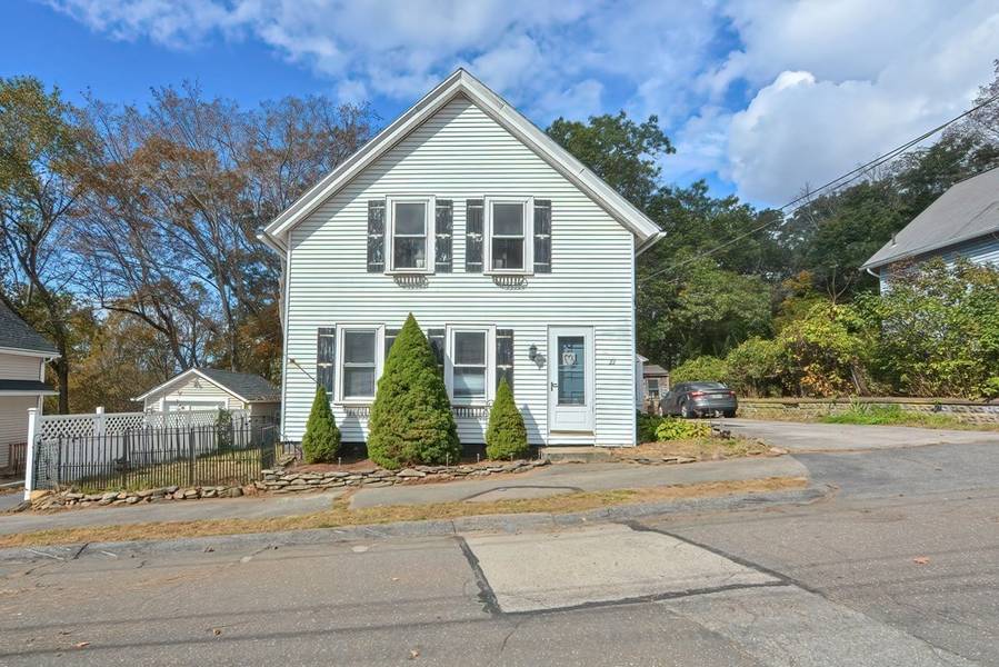 27 Keyes St, Warren, MA 01083