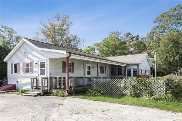 12 Ryder Street, Wareham, MA 02532