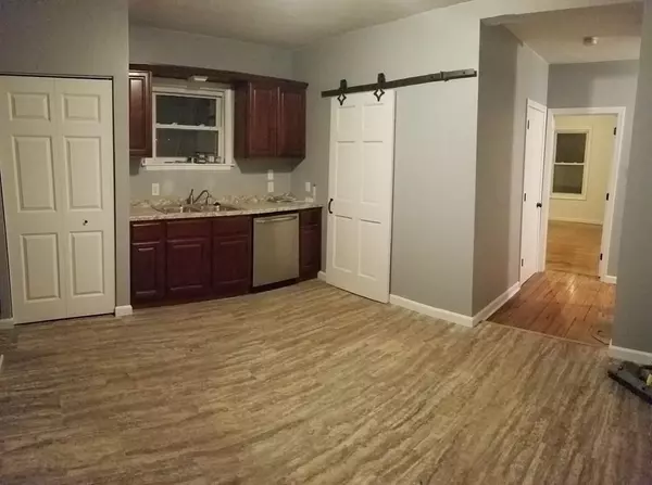 South Hadley, MA 01075,5-7 Ingram St